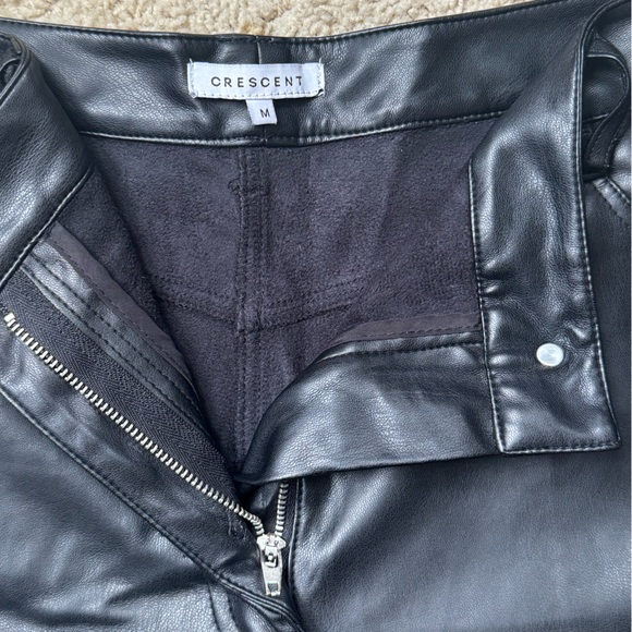 Crescent Size M Vegan Leather Pants - Picture 2 of 4